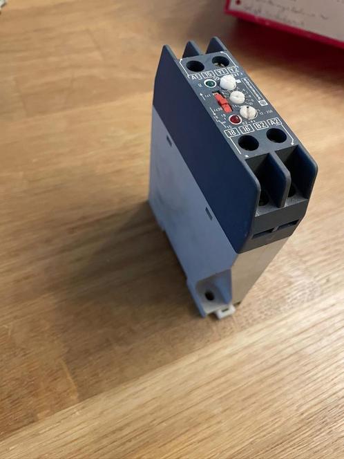 Telemecanique RE2-MA201M Time Relay, Doe-het-zelf en Verbouw, Elektra en Kabels, Gebruikt, Overige typen, Ophalen of Verzenden