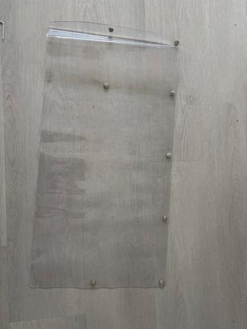 Windscherm Konijnenhok beschikbaar voor biedingen