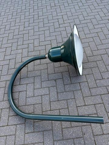 Industriële hanglamp en of lantaarnpaal beschikbaar voor biedingen