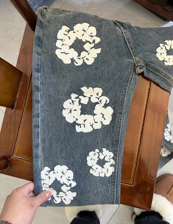 Denim tears  beschikbaar voor biedingen