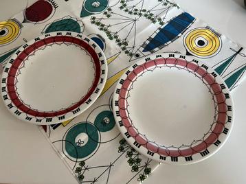 Vintage 2 Rörstrand Picknick Borden Rode Biet M.Westman 50’s beschikbaar voor biedingen