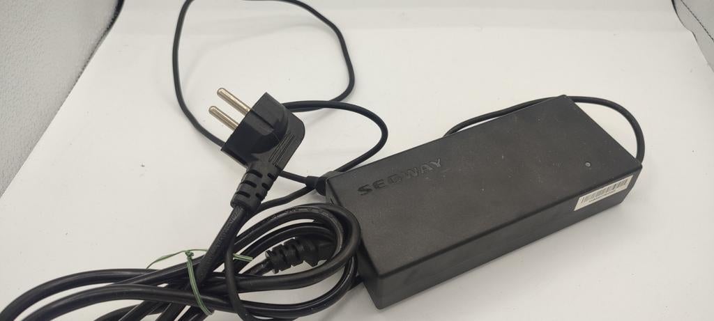 Segway Ninebot oplader!!!, Ophalen of Verzenden, Elektrische step (E-scooter)