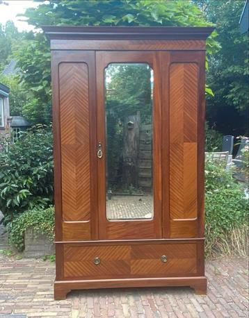 Edwardiaanse mahoniehouten kledingkast beschikbaar voor biedingen