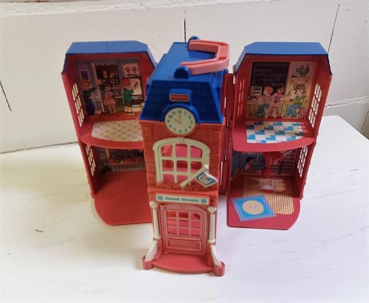 Speelgoedhuisje uitklapbaar met klok sweet street fisher pri, Kinderen en Baby's, Speelgoed | Fisher-Price, Gebruikt, Speelset