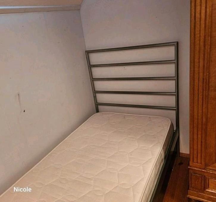 Éénpersoonsbed ikea Heimdal, Huis en Inrichting, Slaapkamer | Bedden, Gebruikt, Eenpersoons, 90 cm, 200 cm, Metaal, Grijs, Ophalen