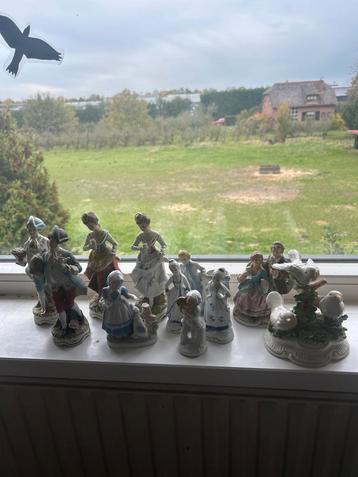 Collectie Porseleinen Beeldjes beschikbaar voor biedingen