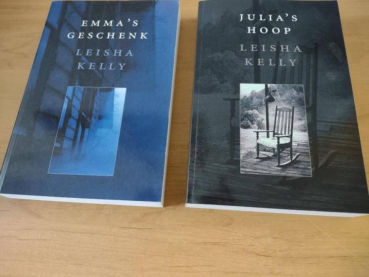 Julia's hoop/Emma's geschenk- Leisha Kelly, Boeken, Romans, Zo goed als nieuw, Nederland, Ophalen of Verzenden