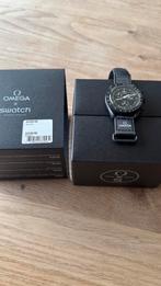 Swatch x Omega Moonswatch Mission To Moonphase Snoopy, Ophalen of Verzenden, Zo goed als nieuw, Kunststof, Omega