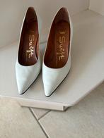 Witte pump (trouw)-schoenen, Kleding | Dames, Schoenen, Pumps, Wit, Ophalen of Verzenden, Zo goed als nieuw