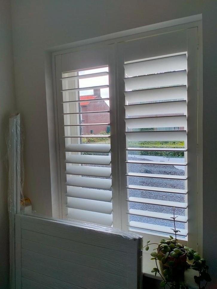 Prachtige shutters wit nieuw, Huis en Inrichting, Stoffering | Gordijnen en Lamellen, Nieuw, Wit, Ophalen