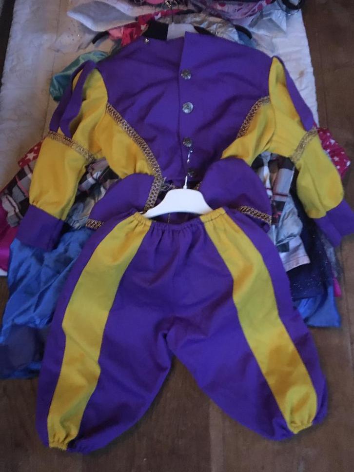 Mooie Pietenpakjes Barcelona keephandschoen Bricks schijven, Diversen, Sinterklaas, Zo goed als nieuw, Ophalen of Verzenden