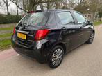Toyota Yaris 1.5 Hybrid Aspiration Camera, Navi, Gebruikt, 4 cilinders, Origineel Nederlands, Bedrijf