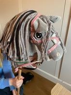 Pipoos stokpaard met veel accessoires, Ophalen of Verzenden, Zo goed als nieuw