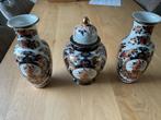 antieke japanse imari porseleinen vazen en pot met deksel., Ophalen of Verzenden