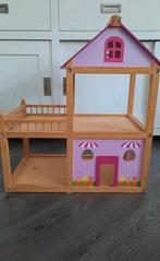 Te koop een leuk houten poppenhuis/ playmobile huis, Ophalen of Verzenden, Zo goed als nieuw, Poppenhuis