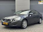 Volvo S60 1.6 T4 Kinetic AUT 2011, Auto's, 4 cilinders, S60, Bedrijf, 1600 kg