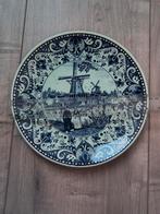 Delfts blauw bord met Hollands landschap van Chemkefa., Antiek en Kunst, Ophalen of Verzenden