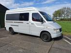 Mercedes-Benz 208D buscamper met zonnepanelen, Caravans en Kamperen, Campers, Diesel, Particulier, 4 tot 5 meter, Tot en met 2