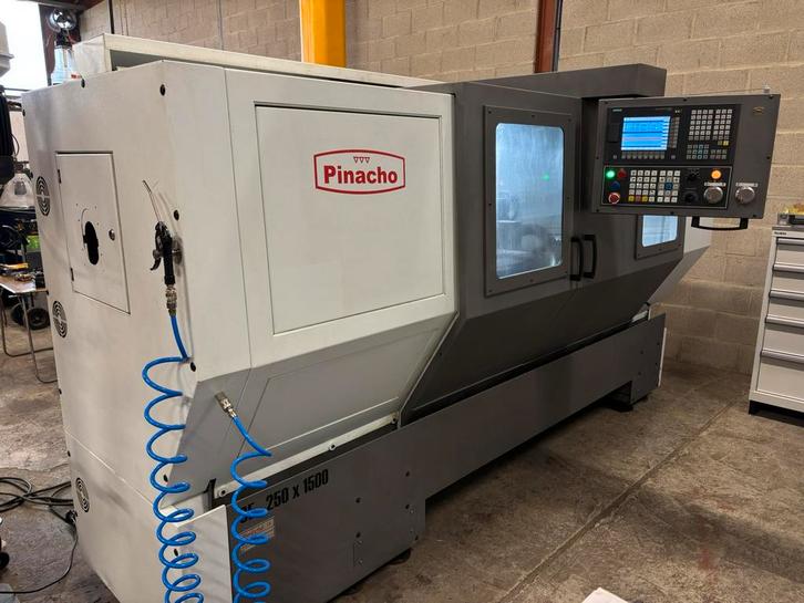 Pinacho SE250x1500 teach-in draaibank cnc teach lathe siemen, Doe-het-zelf en Verbouw, Draaibanken, Gebruikt, Metaaldraaibank