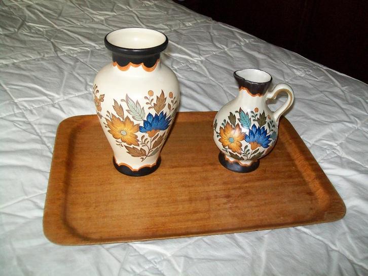vintage keramiek 2 vazen flora plateel holland handwerk, Antiek en Kunst, Antiek | Vazen, Ophalen of Verzenden