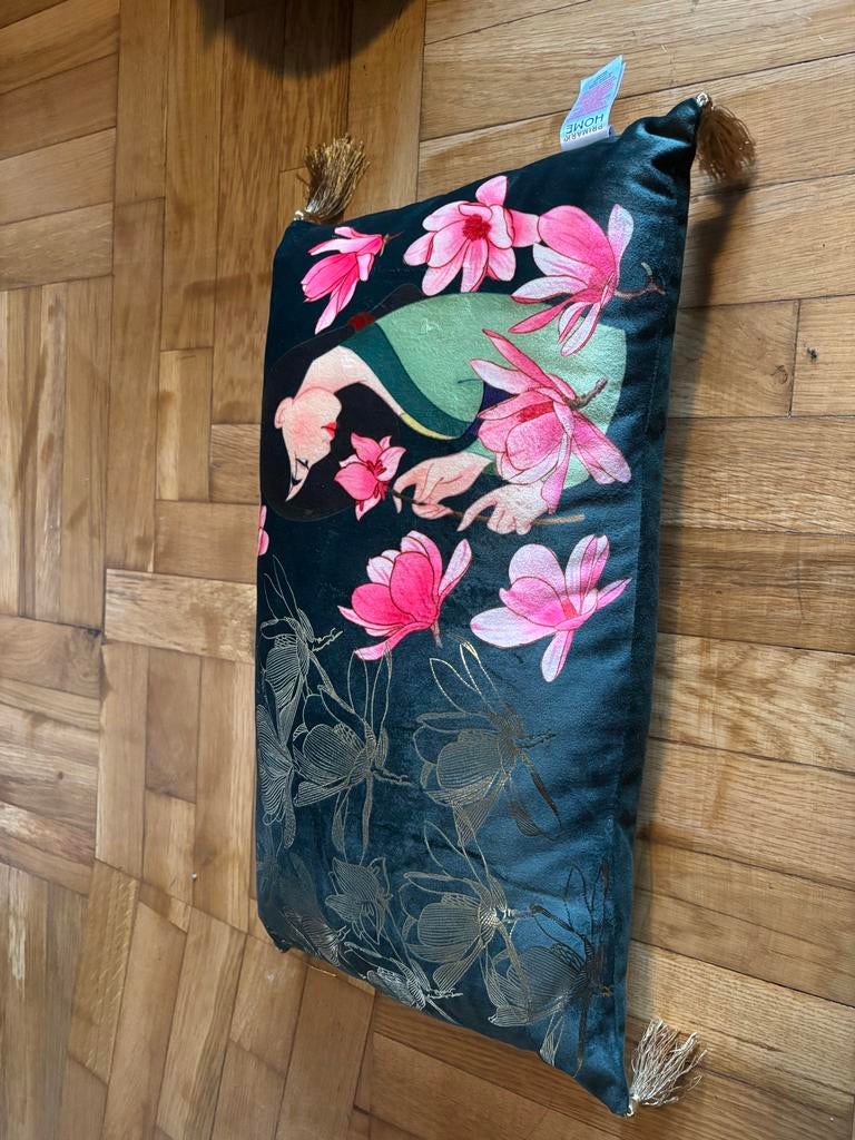 Nieuw Mulan kussen van Primark, Huis en Inrichting, Ophalen of Verzenden, Nieuw, Zwart, Rechthoekig