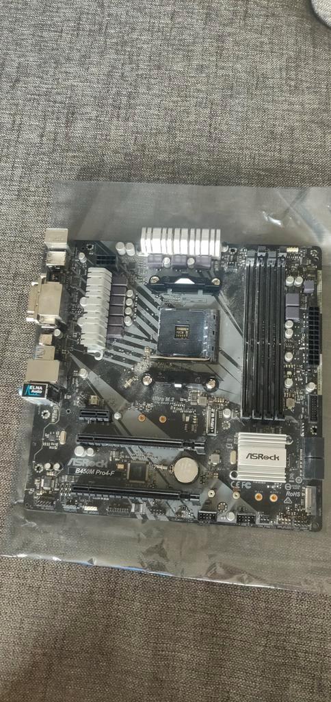 ASRock B450M Pro4-F ,AM4 ,DDR4 Ryzen Ready en Budget Gaming., Computers en Software, Moederborden, Zo goed als nieuw, AMD, DDR4