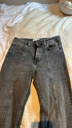 Zara spijkerbroek  met een split aan de onderkant maat 38, Ophalen, Zara, Overige jeansmaten, Zo goed als nieuw