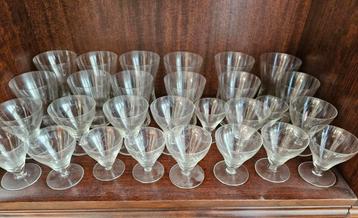 Vintage Glazen Set beschikbaar voor biedingen