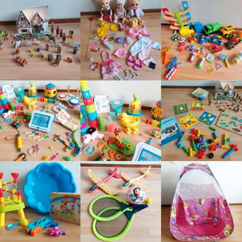 Grote speelgoeddoos vol met gevarieerd en mooi speelgoe, Kinderen en Baby's, Speelgoed | Bouwstenen, Zo goed als nieuw, Overige merken
