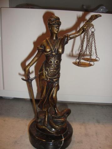 Femida vrouw Justitia oude bronzen beeld 26 cm beschikbaar voor biedingen
