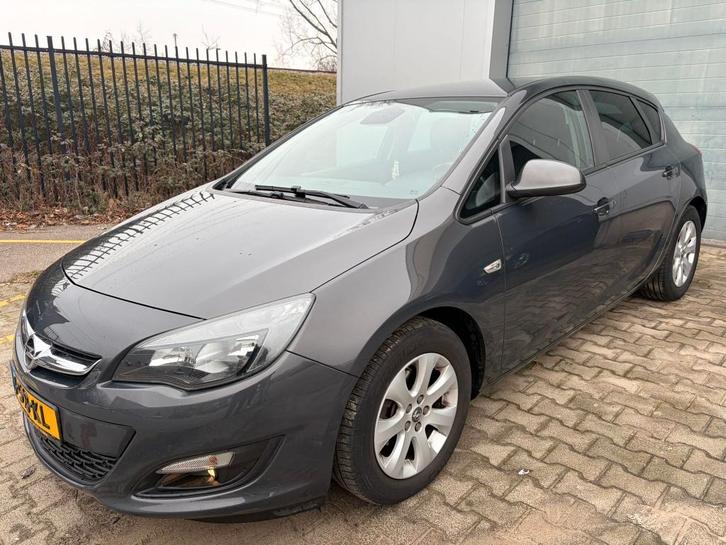 Opel Astra 1.4 Turbo Blitz 120pk 2015. Tweede Eigenaar, Auto's, Opel, Particulier, Astra, ABS, Airbags, Airconditioning, Alarm