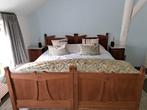 Antieke slaapkamer inrichting. 2 pers bed, linnenkast, etc, Antiek en Kunst, Ophalen
