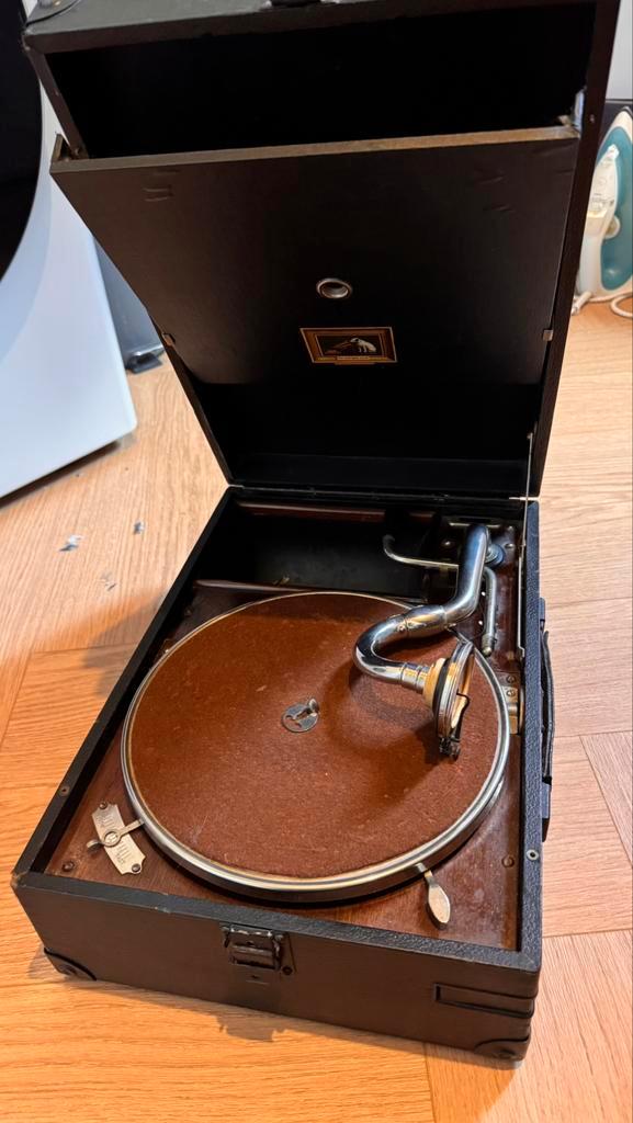 His masters voice 101 koffer grammofoon, Antiek en Kunst, Antiek | Tv's en Audio, Ophalen of Verzenden