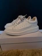 Alexander MCqueen, Ophalen of Verzenden, Zo goed als nieuw, Zwart, Sneakers of Gympen