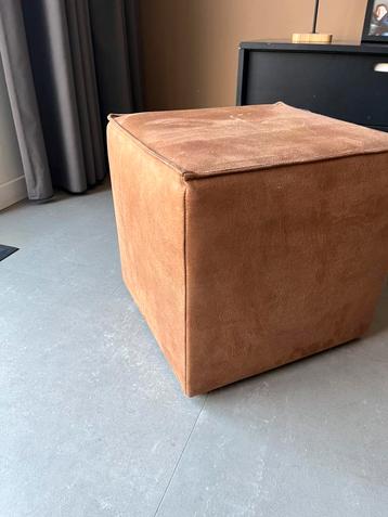 Bruine poef / hocker beschikbaar voor biedingen
