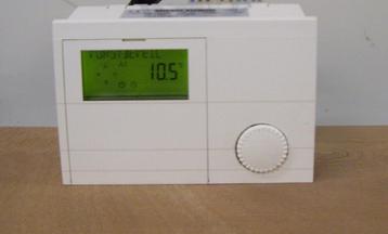 Delta-T regelkastjes + toebehoren voor een zonneboiler. beschikbaar voor biedingen