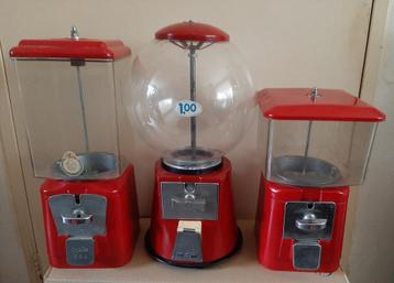 3 ijzere pinda/kauwgombal automaten beschikbaar voor biedingen