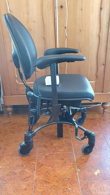 Trippelstoel. VELA Tango 200 elektrisch H/L beschikbaar voor biedingen