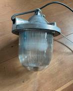 Twee orginele vintage fabriekslampen, bully’s, Huis en Inrichting, Lampen | Hanglampen, Ophalen, Gebruikt, Glas, Minder dan 50 cm