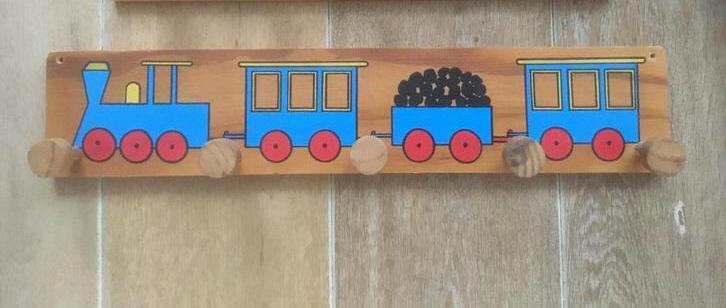 Leuke houten kapstok,  trein., Huis en Inrichting, Woonaccessoires | Kapstokken, Gebruikt, Wandkapstok, Minder dan 100 cm, Hout