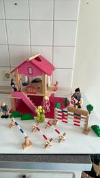 Houten poppenhuis , manege, Ophalen of Verzenden, Zo goed als nieuw