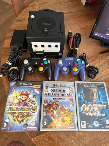 Nintendo GameCube Zwart + 2 Controllers + 3 Games beschikbaar voor biedingen