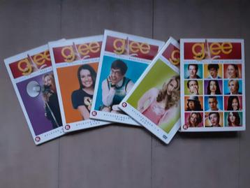 Glee dvd box seizoen 1 beschikbaar voor biedingen