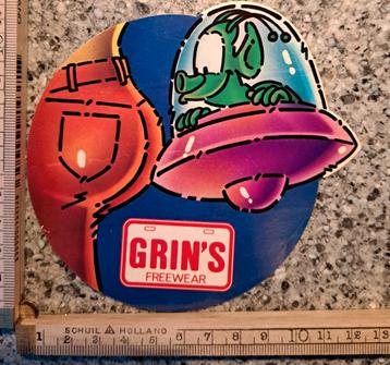 Vintage sticker Grin's freewear alien ruimteschip strip  beschikbaar voor biedingen