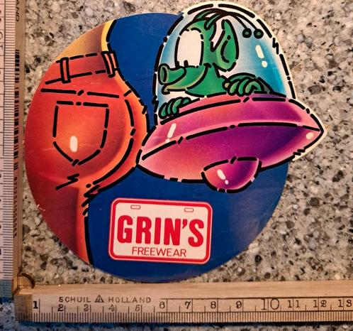 Vintage sticker Grin's freewear alien ruimteschip strip, Verzamelen, Stickers, Zo goed als nieuw, Overige typen, Ophalen of Verzenden