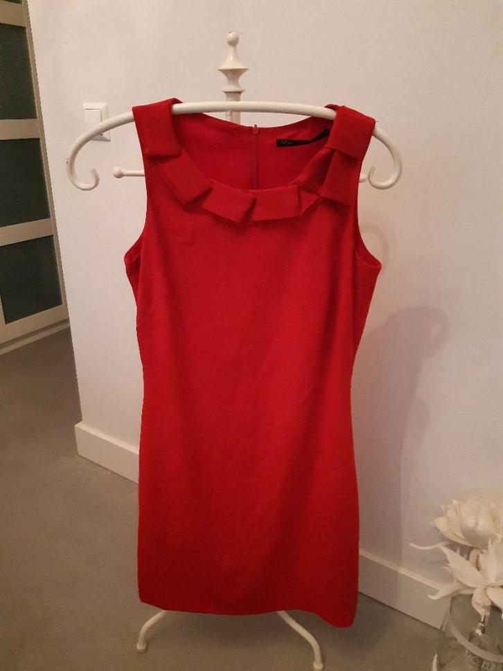 Steps mooie rode jurk, Kleding | Dames, Jurken, Zo goed als nieuw, Maat 36 (S), Rood, Boven de knie, Ophalen of Verzenden