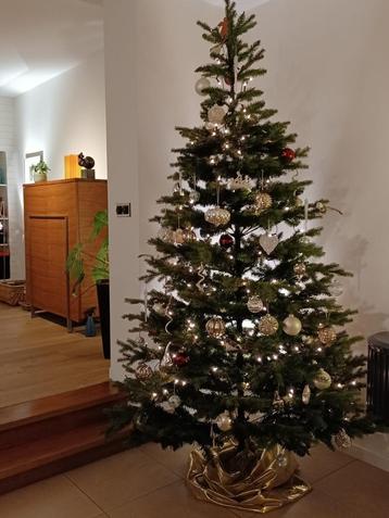Kerstboom kunst incl. voet. beschikbaar voor biedingen