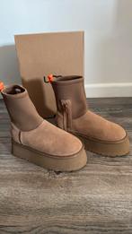 Ugg plateau maat 36, Kinderen en Baby's, Kinderkleding | Schoenen en Sokken, Ophalen of Verzenden, Zo goed als nieuw, Laarzen
