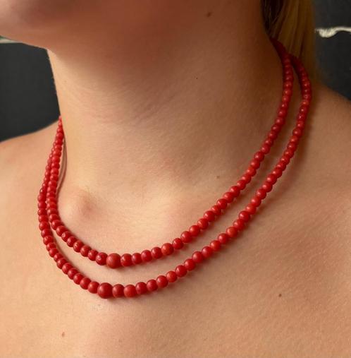 Bloedkoraal dieprode antieke ketting 14k slot goud dames, Sieraden, Tassen en Uiterlijk, Antieke sieraden, Ketting, Goud, Met edelsteen