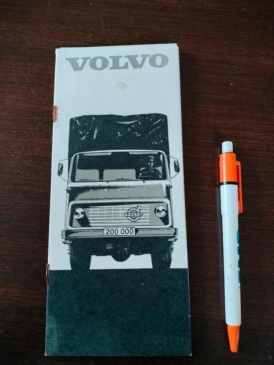 Volvo Truck Brochure - Oldtimer Info, Boeken, Auto's | Boeken, Gelezen, Volvo, Ophalen of Verzenden
